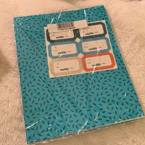 Free with purchase. Wrapping paper - Picture 2 of 4